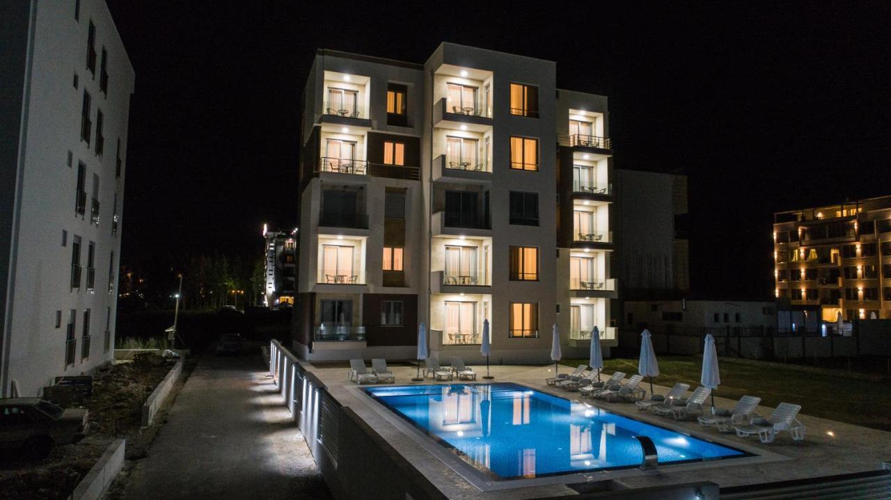 La Dolce Vita Residence Ulcinj Bagian luar foto