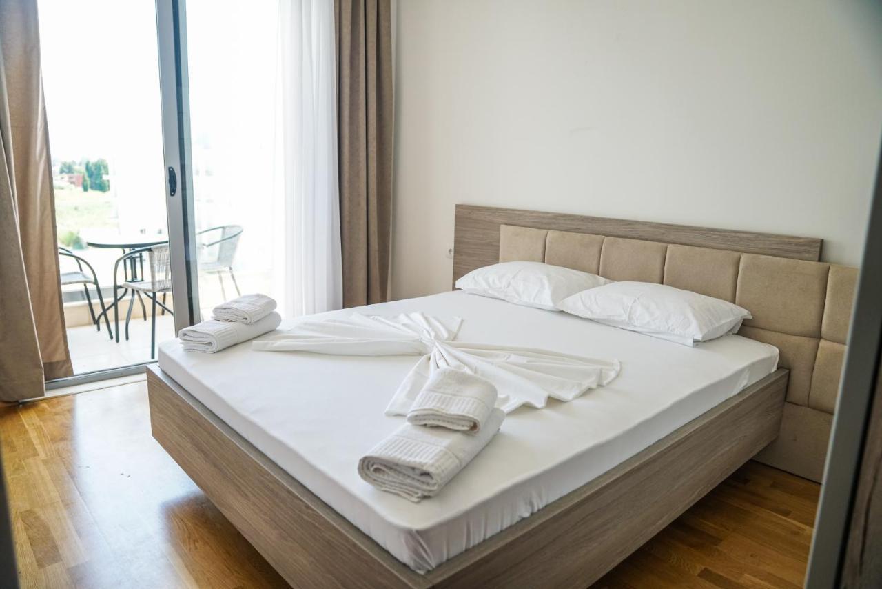 La Dolce Vita Residence Ulcinj Bagian luar foto